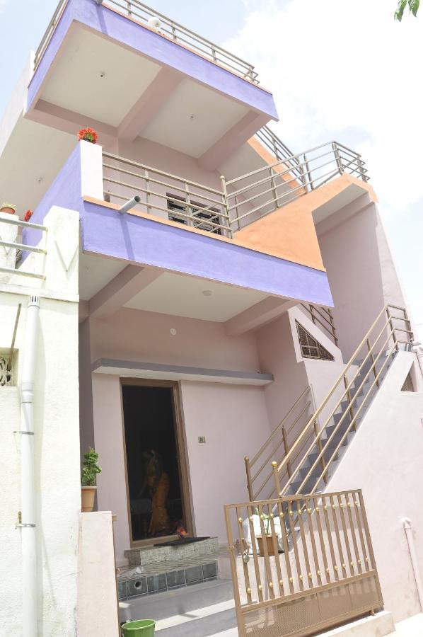 Classic Homestay Hampi Exterior photo